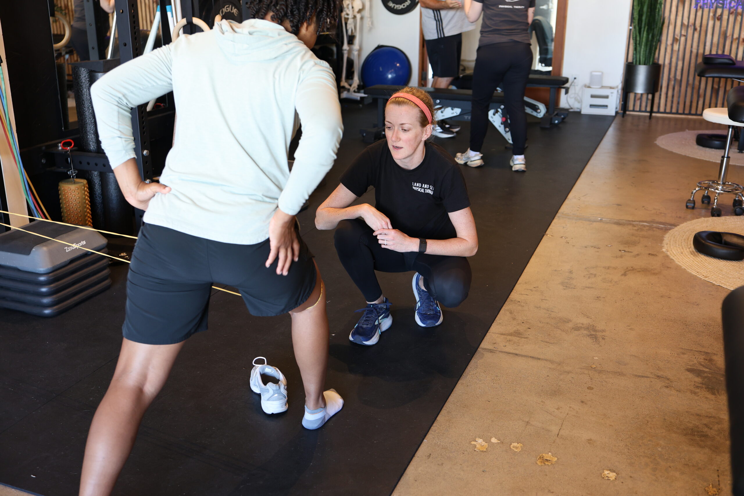 pt working w client lunging
